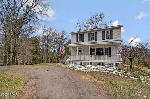 19 Ripple Ln, Beach Lake, PA 18405