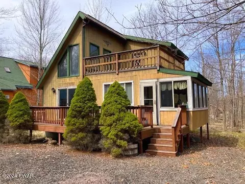 153 Rockway Rd, Lake Ariel, PA 18436