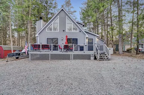 15 Brookfield Rd, Lake Ariel, PA 18436