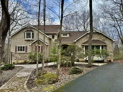 200 Goldrush Dr, Lords Valley, PA 18428