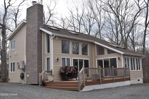 100 Goldrush Dr, Lords Valley, PA 18428