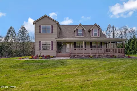 1555 Ledgedale Rd, Lake Ariel, PA 18436