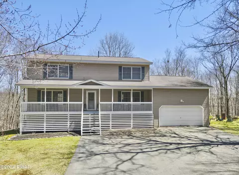125 Overlook Dr, Milford, PA 18337