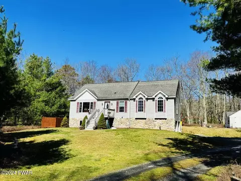 105 Cherokee Trl, Dingmans Ferry, PA 18328
