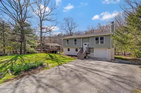 296 Wild Acres Dr, Dingmans Ferry, PA 18328