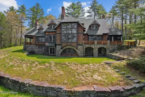 490 Pa-590, Lackawaxen, PA 18435