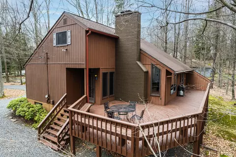 683 Vista Ct, Lake Ariel, PA 18436