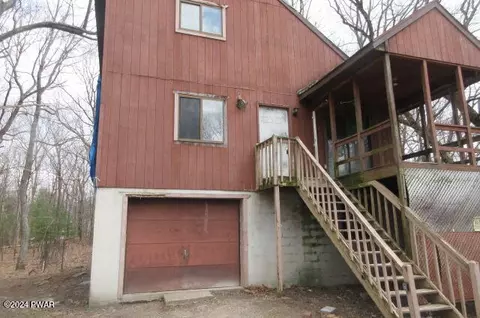 104 Nicole Ct, Dingmans Ferry, PA 18328