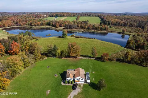 1036 Miller Rd, Lake Ariel, PA 18436
