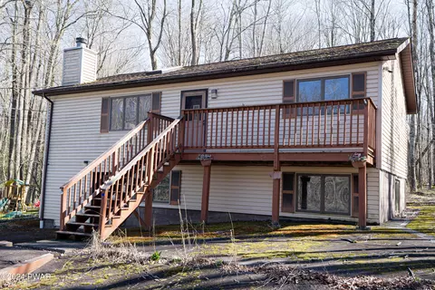 24 Tarot Ct, Lake Ariel, PA 18436