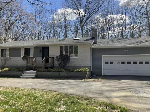 106 Elmwood Dr, Milford, PA 18337