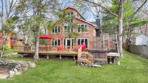 120 Pine Ter, Milford, PA 18337