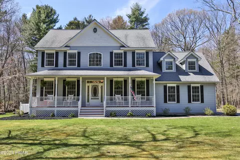 106 Sunflower Ct, Milford, PA 18337