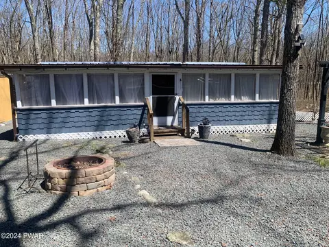 114 Tribes Dr, Shohola, PA 18458