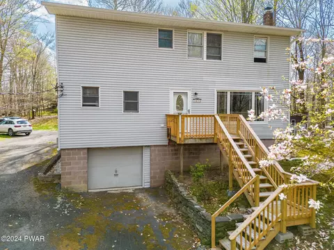 1026 Cypress Ct, Lake Ariel, PA 18436