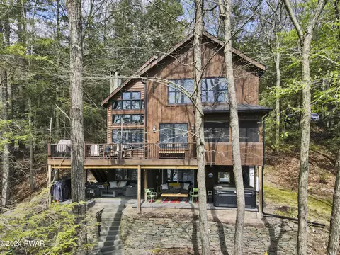 1100 Salem Park Ln, Lake Ariel, PA 18436