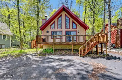 61 Cedarwood Ter, Lake Ariel, PA 18436