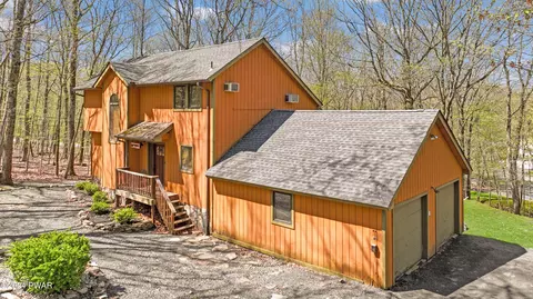 131 White Pine Dr, Milford, PA 18337