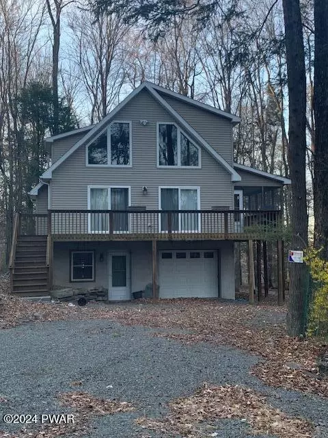 1034 Evergreen Dr, Lake Ariel, PA 18436