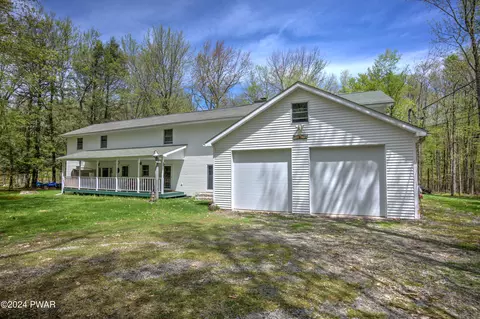 178 Berry Hill Rd, Lakeville, PA 18438