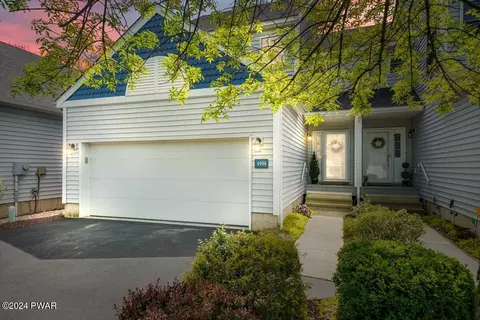 4094 Milford Landing Dr, Milford, PA 18337