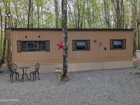 114 Heron Cir, Shohola, PA 18458