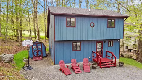 233 S Fairway Dr, Lake Ariel, PA 18436