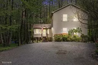 132 Woodhill Ln, Lake Ariel, PA 18436