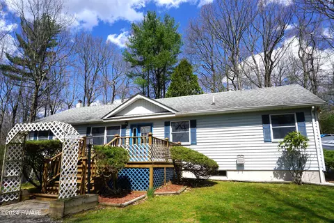 110 Woodland Ct, Dingmans Ferry, PA 18328