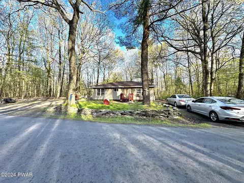 162 Butternut St, Dingmans Ferry, PA 18328