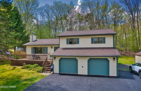 175 Spruce Lake Dr, Milford, PA 18337