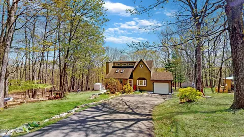 116 Hilltop Dr, Dingmans Ferry, PA 18328