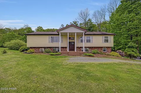 752 Milanville Rd, Beach Lake, PA 18405