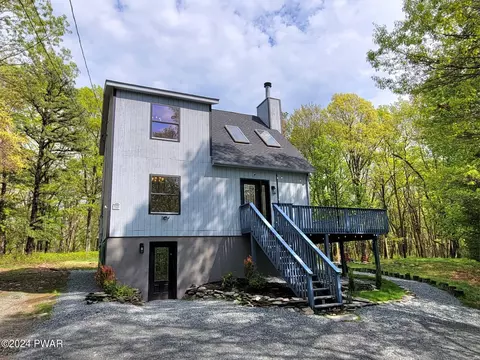103 Crows Ct, Milford, PA 18337