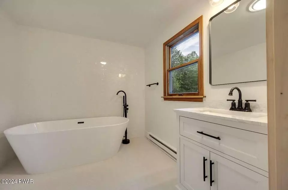 Bath - 74 Orion Way, Lake Ariel, PA 18436 photo 1 of 2