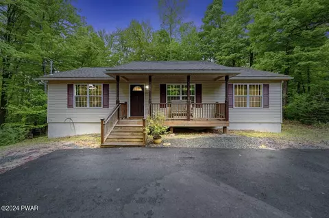 81 Parkwood Dr, Lake Ariel, PA 18436