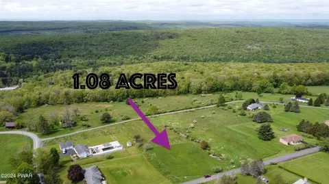 15 Garden Hill Dr, Hawley, PA 18428