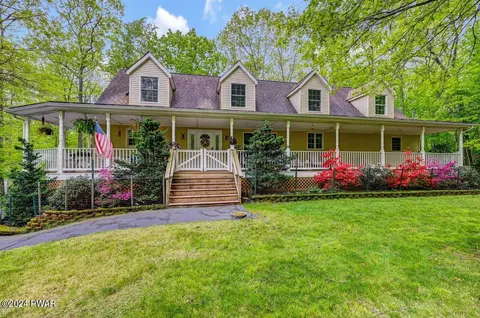 102 Andiron Way, Lackawaxen, PA 18435