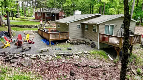 115 Hidden Ln, Greentown, PA 18426