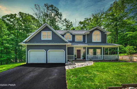 101 Ash Ln, Greentown, PA 18426