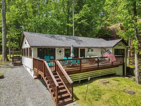 30 Lakeside Dr, Lakeville, PA 18438