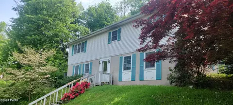 90 Weniger Hill Rd, Honesdale, PA 18431
