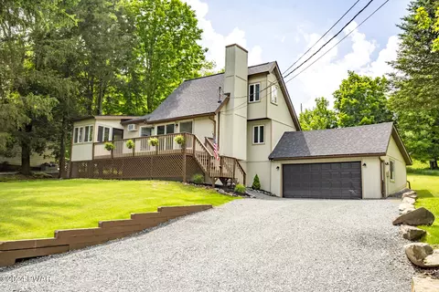 33 Forest Ln, Lake Ariel, PA 18436