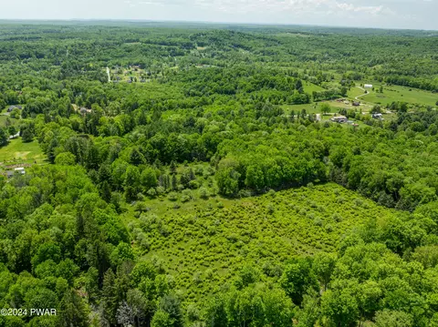 241 Mohn Rd, Beach Lake, PA 18405