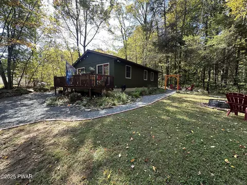 119 Loop Rd, Greentown, PA 18426