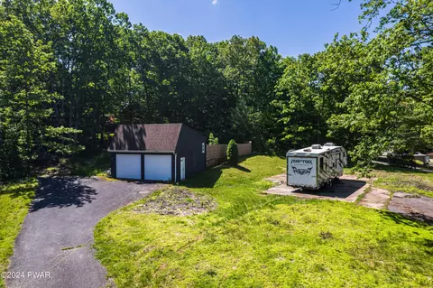 101 E Beaver Dam Rd, Tafton, PA 18464