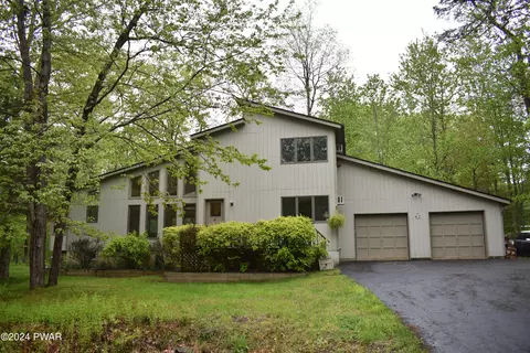 115 Rodeo Ln, Lords Valley, PA 18428