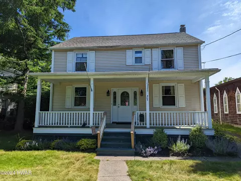305 W Ann St, Milford, PA 18337