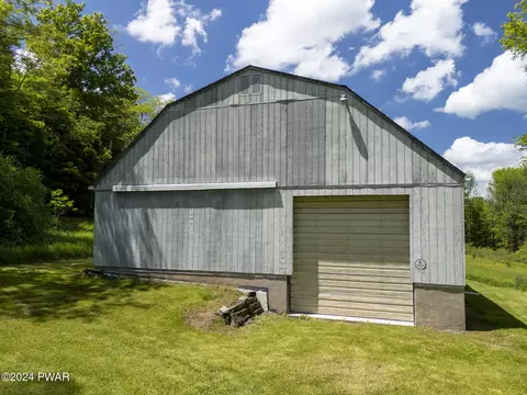 526 Neville Road Rd, Moscow, PA 18444