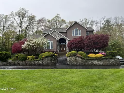 109 Chippy Cole Rd, Milford, PA 18337